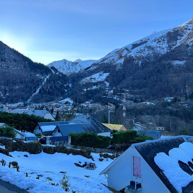 T2 bis 40M2 5P. Vue. Balcon. Parking. Piscine été. - Appartement 2 Chambres - 5