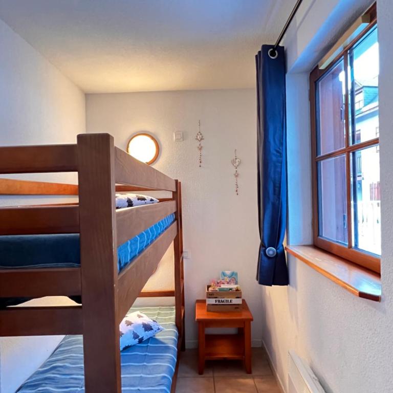 T2 bis 40M2 5P. Vue. Balcon. Parking. Piscine été. - Appartement 2 Chambres - 6