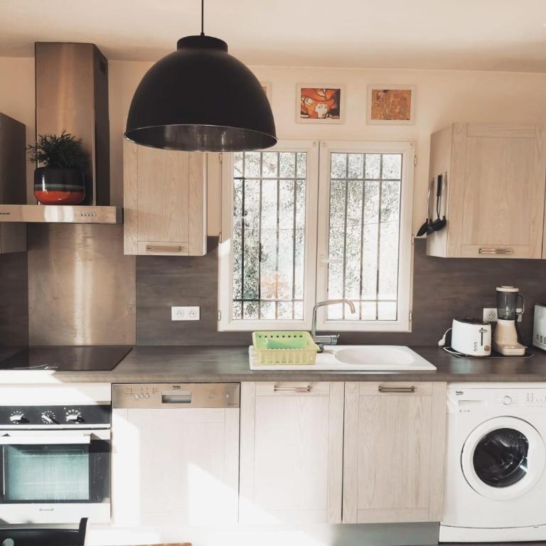 Bas de villa. Côte d'Azur, à 20 kms de Nice - Maison 1 Chambre - 5