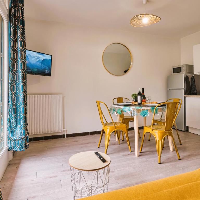 Tout confort ! Climatisation, Centre-ville, Parking, Terrasse, WiFi, Netflix - Apartment - 3