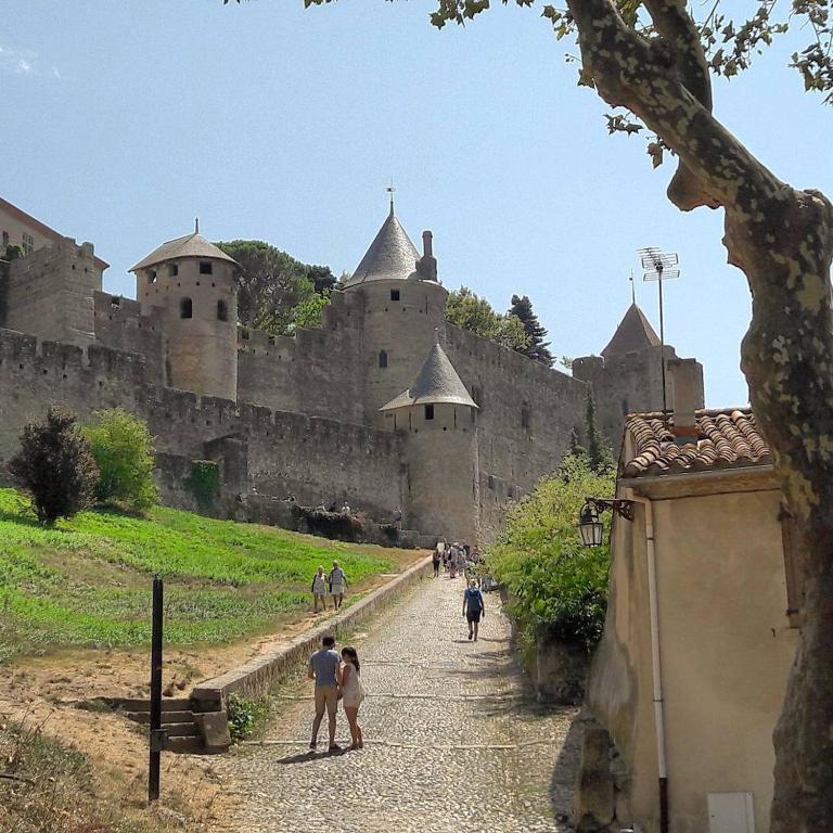 Tout confort ! Climatisation, Centre-ville, Parking, Terrasse, WiFi, Netflix - Apartment - 62