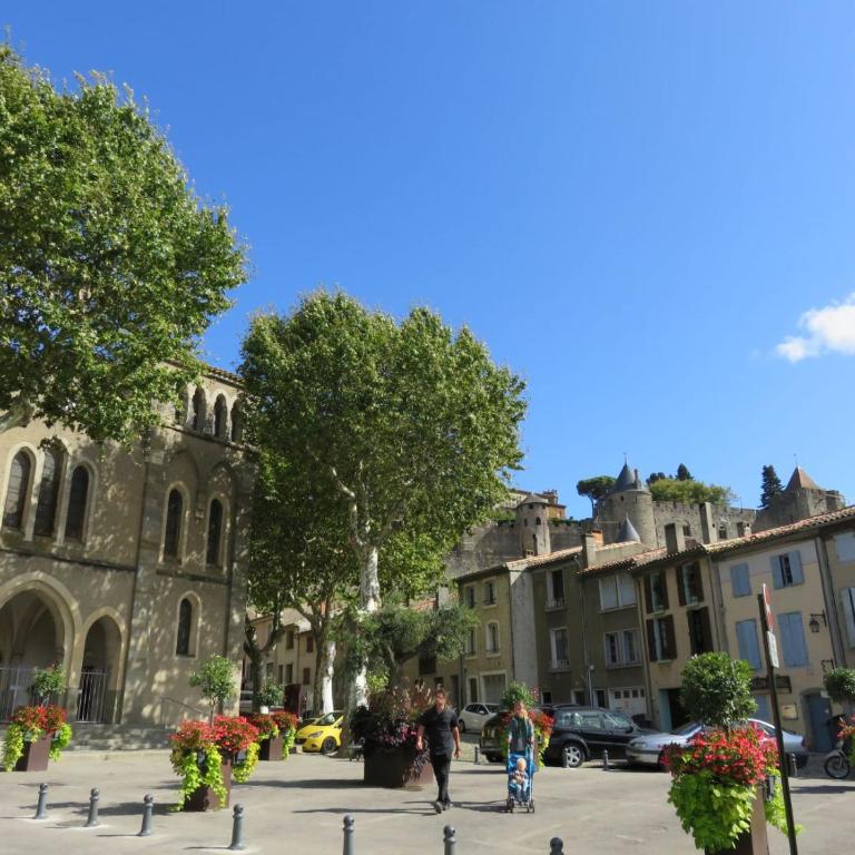 Tout confort ! Climatisation, Centre-ville, Parking, Terrasse, WiFi, Netflix - Apartment - 75