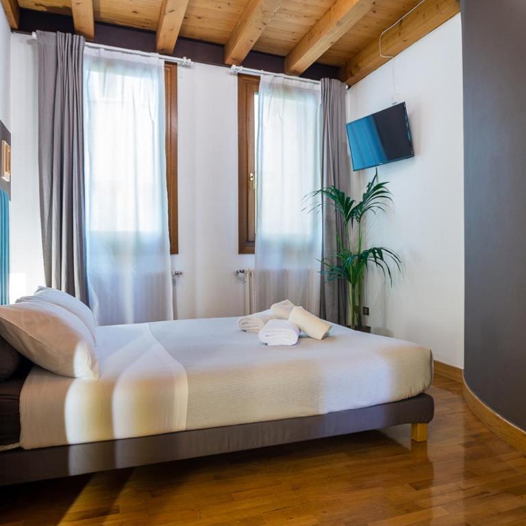 Castelmenardo39 - Camera Familiare - 11