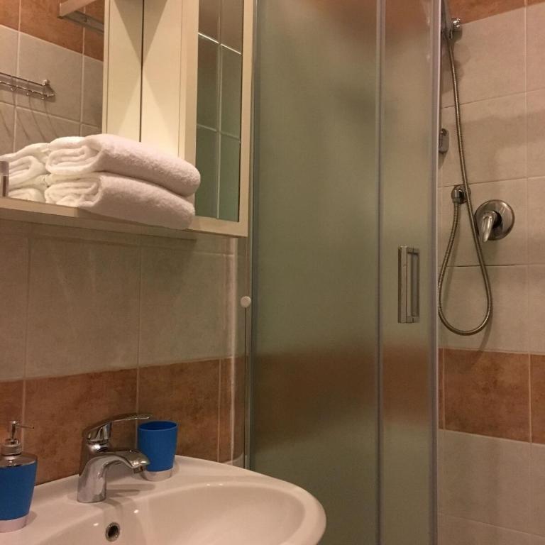 Perseo B&B - Camera Matrimoniale con Bagno Privato - 14