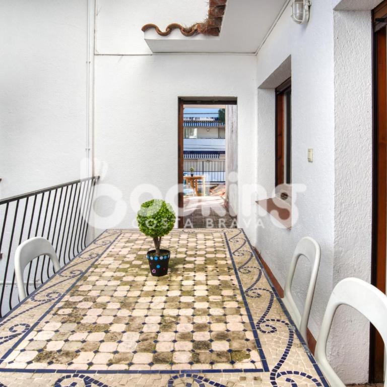 Mar bella Apartament a dos minuts de la platja amb wifi i parking per 6 persones - Apartamento de 3 dormitorios - 28