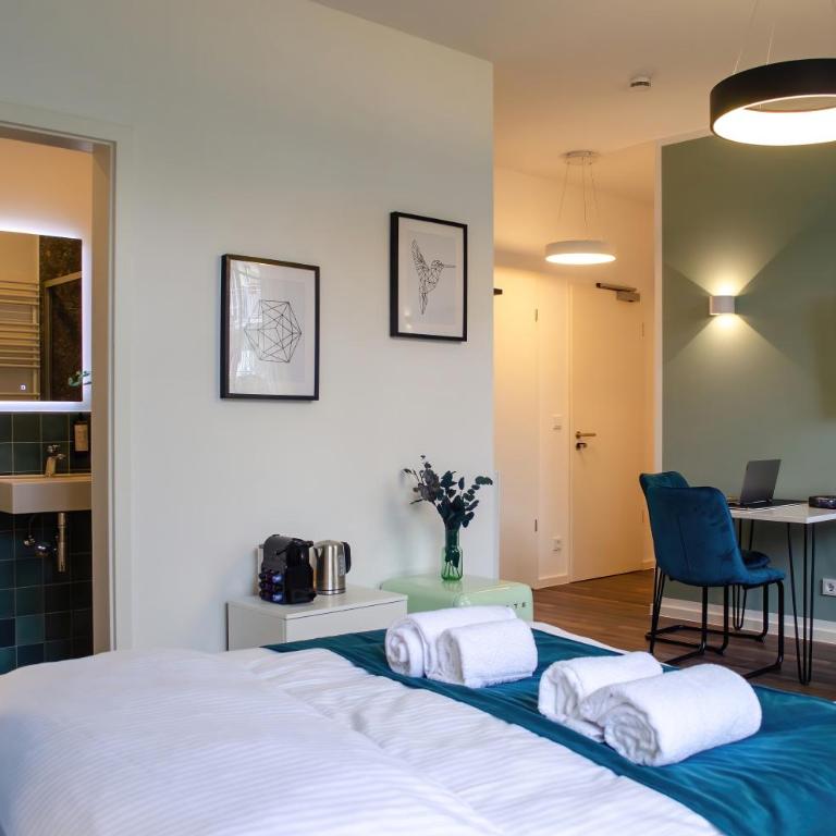 HOMELY STAY Studio 9 - Stylish & Convenient Self-Check-In Studio in Munich - Deluxe Studio mit Kingsize-Bett - 4