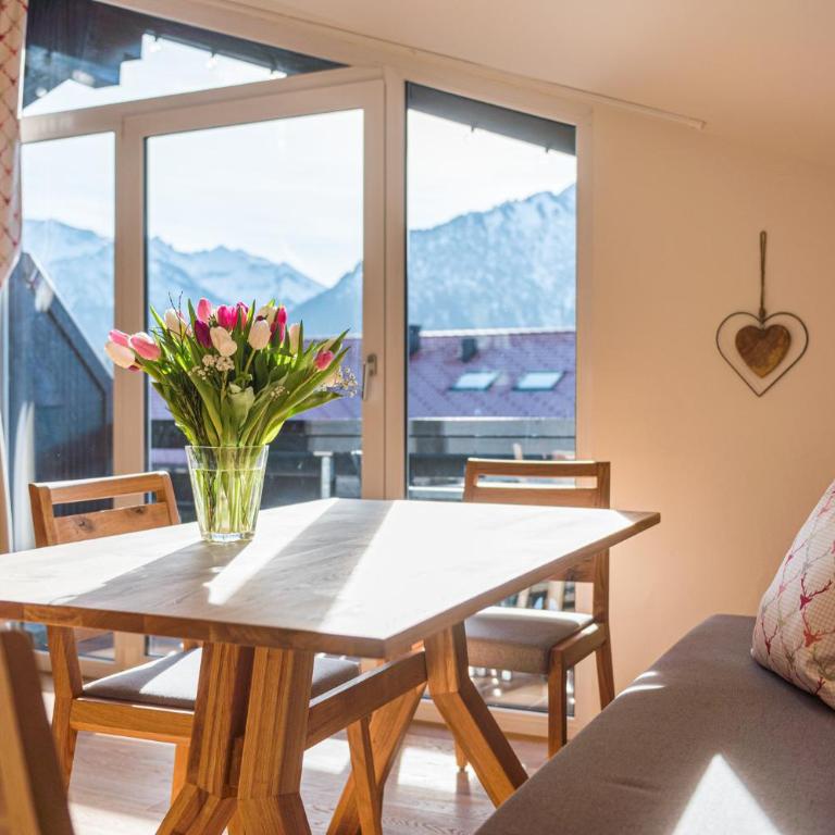 Oberstdorfer Ferienwelt - Superior Ferienwohnung mit 2 Schlafzimmern und Südbalkon - 10