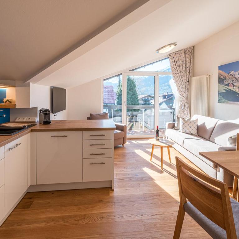 Oberstdorfer Ferienwelt - Superior Ferienwohnung mit 2 Schlafzimmern und Südbalkon - 11