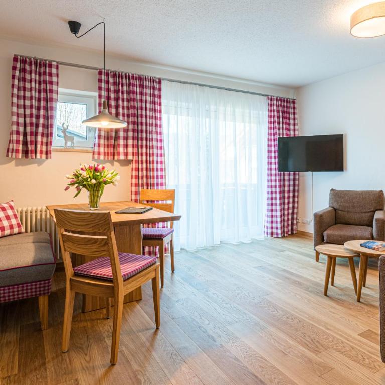 Oberstdorfer Ferienwelt - Ferienwohnung mit 1 Schlafzimmer und Westbalkon - 9