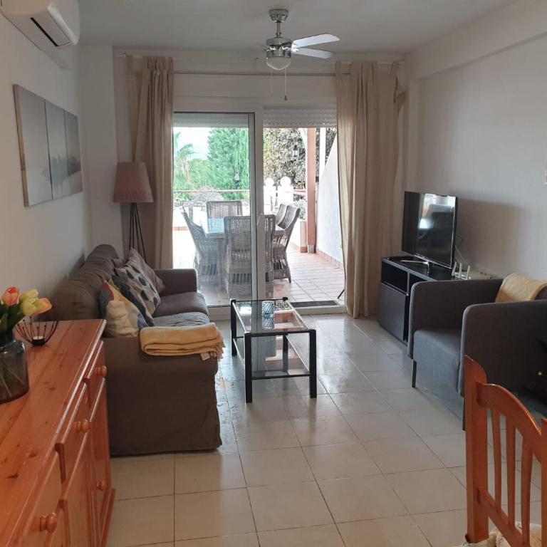 Bonito apartamento con inmensa terraza y piscina - Apartamento de 2 dormitorios - 10