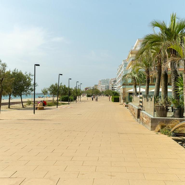 V011 - MARITIM - Roses - Two-Bedroom Apartment - 22