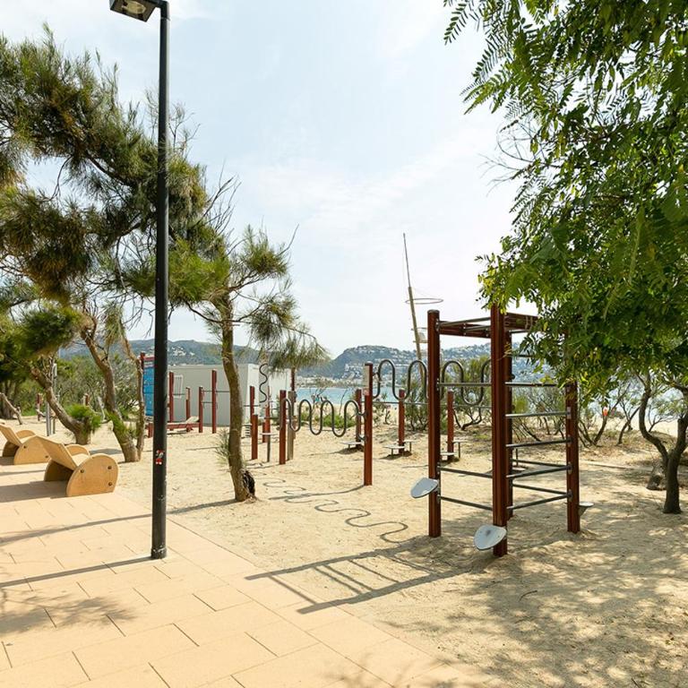 V011 - MARITIM - Roses - Two-Bedroom Apartment - 23
