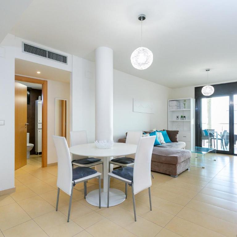 V011 - MARITIM - Roses - Two-Bedroom Apartment - 4