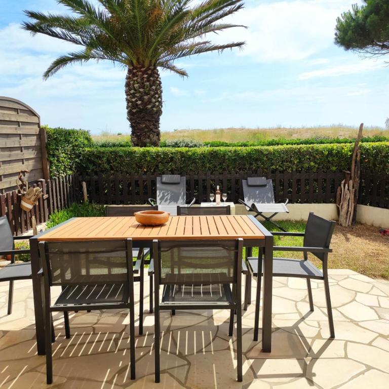 LES CAPITELLES 5 - Accès direct à la plage depuis le jardin - T2 avec cabine - 6 pers - jardin - Piscine - parking - Appartamento con 2 Camere da Letto - 13