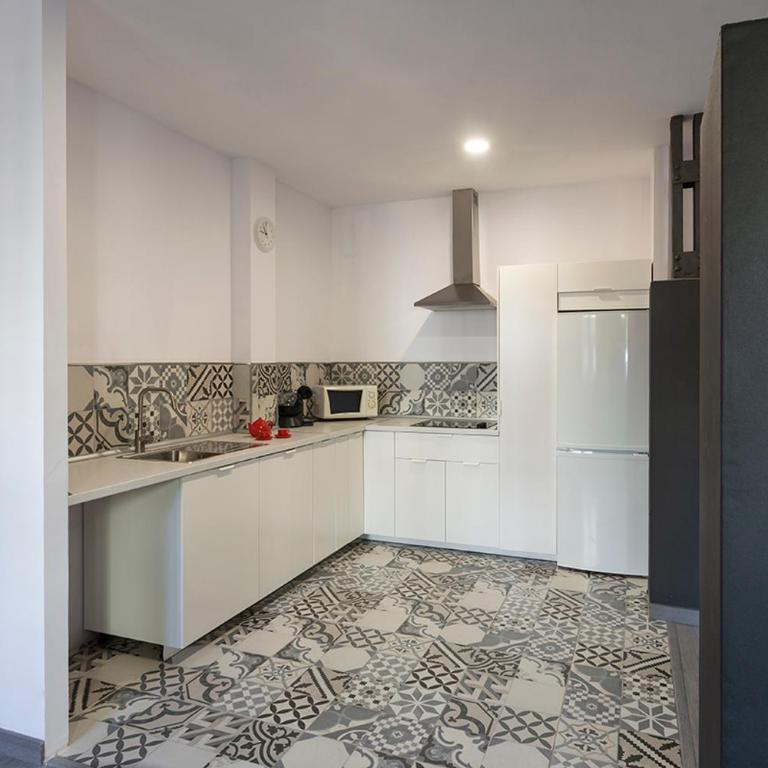 Alameda Urban Apartment - Two-Bedroom Apartment - 27