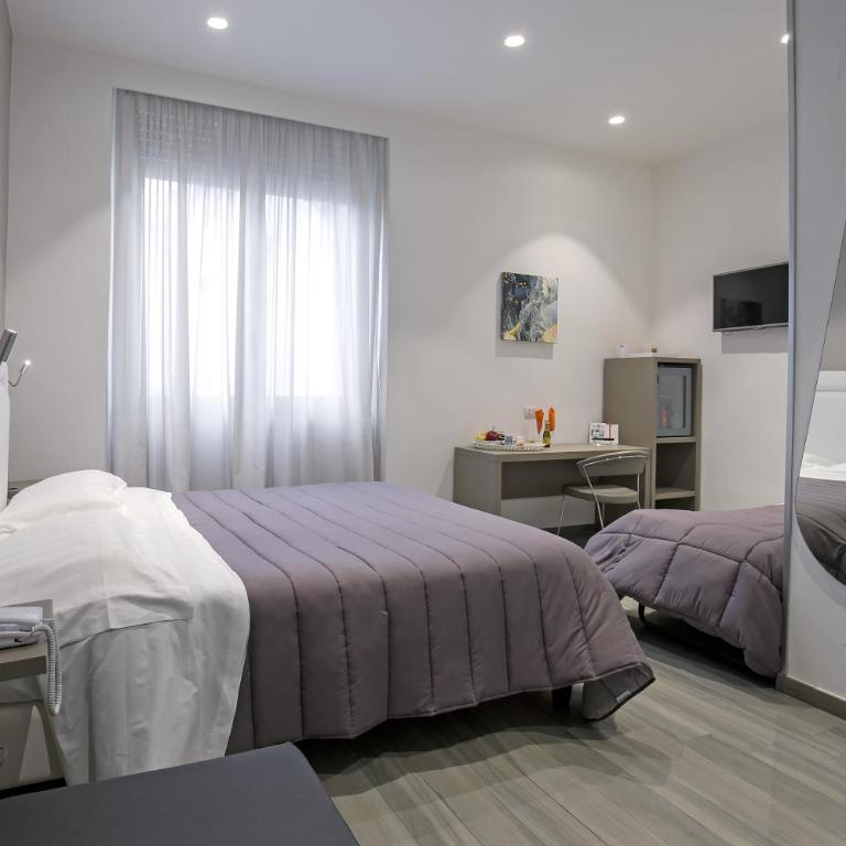 Hotel Bruman Salerno - Camera Tripla - 5