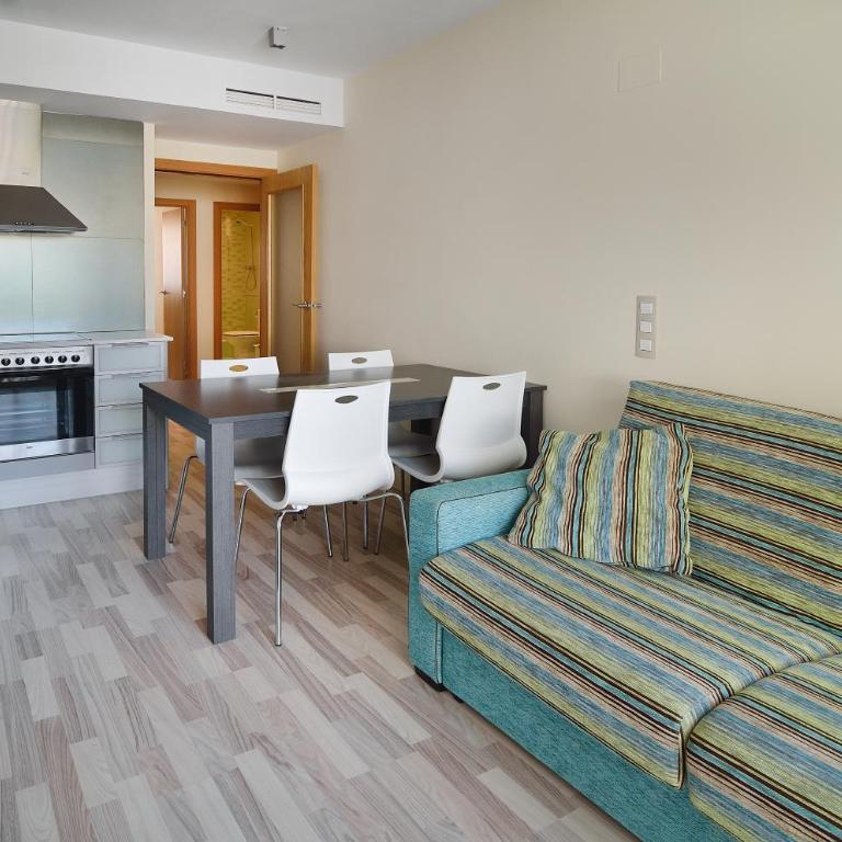 Ornis Apartments Platja - Apartamento de 2 dormitorios con balcón y vistas al jardín (4-6 adultos) - 8