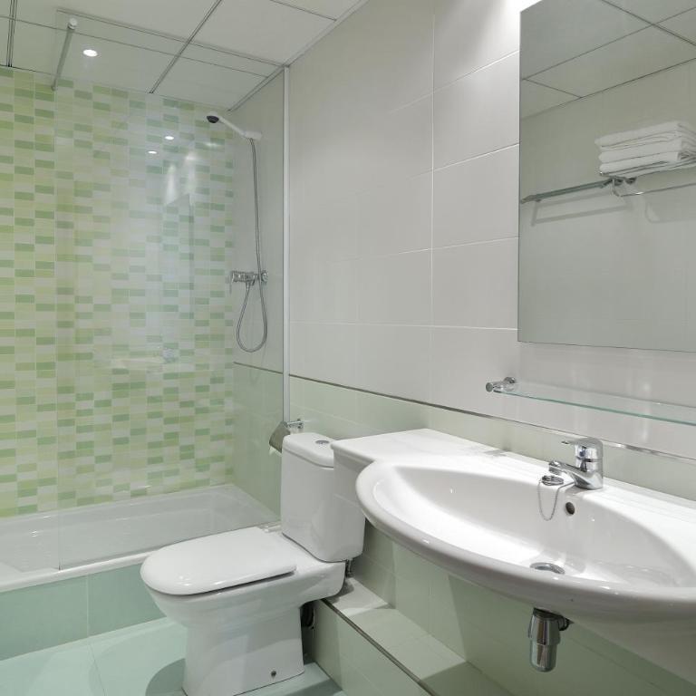 Ornis Apartments Platja - Apartamento de 2 dormitorios con balcón y vistas al jardín (4-6 adultos) - 11