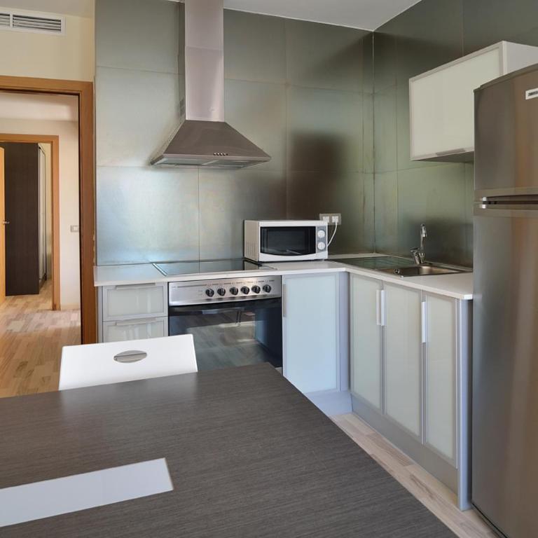 Ornis Apartments Platja - Apartamento de 2 dormitorios con balcón y vistas al jardín (4-6 adultos) - 8