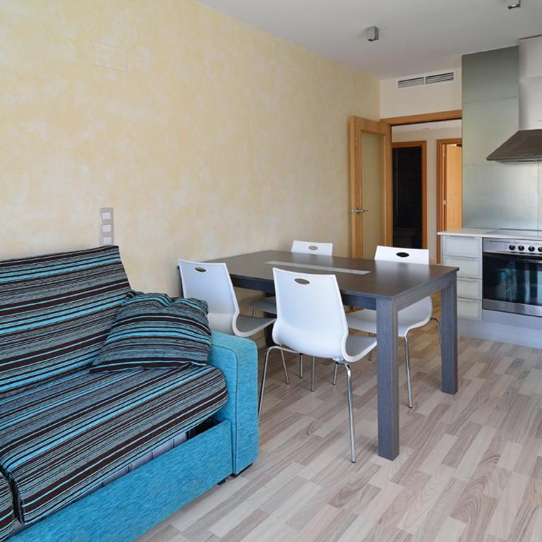 Ornis Apartments Platja - Apartamento de 2 dormitorios con balcón y vistas al jardín (4-6 adultos) - 9