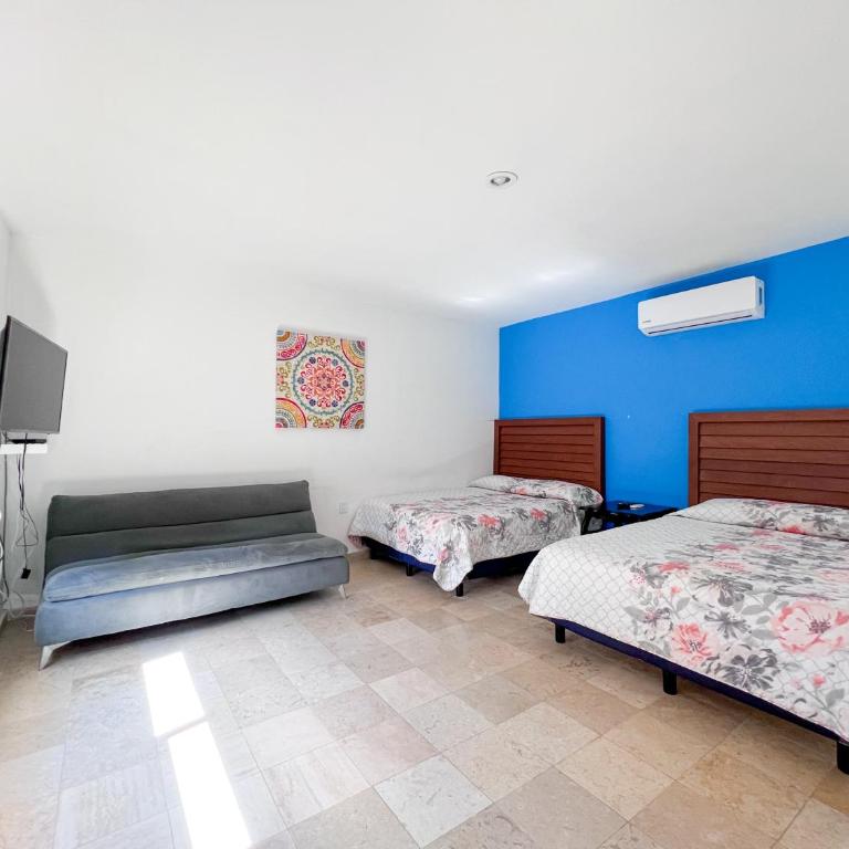 Loft Sabalo - Pet Friendly - Double Room with Two Double Beds - 1