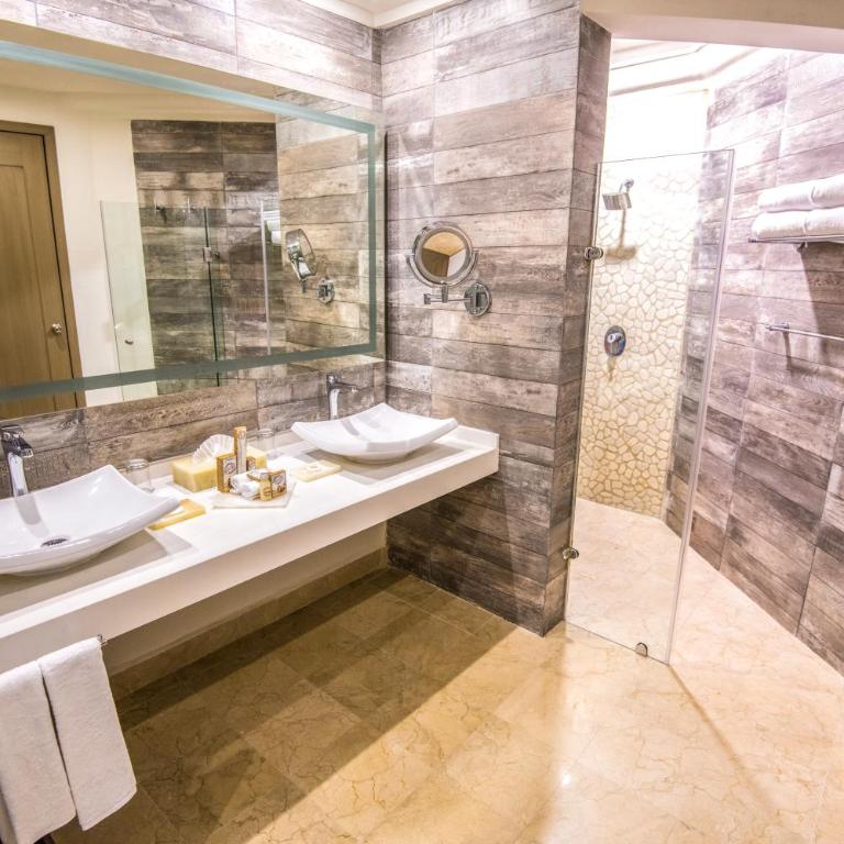 Wyndham Alltra Playa del Carmen Adults Only All Inclusive - Suite Principal Premium de 1 dormitorio con 1 cama extragrande - Frente al mar - 6