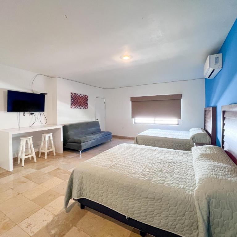 Loft Sabalo - Pet Friendly - Double Room with Two Double Beds - 2