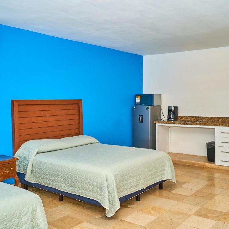 Loft Sabalo - Pet Friendly - Double Room with Two Double Beds - 1