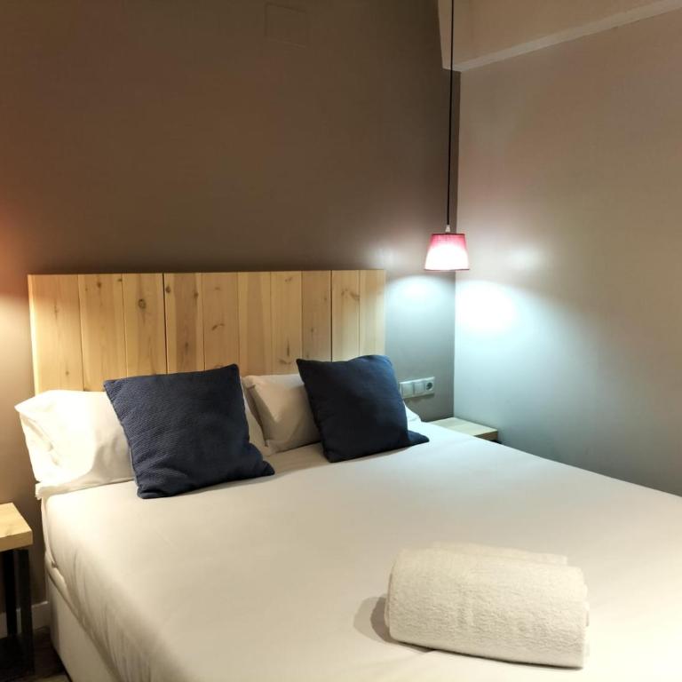 Montserrat Apartments by gaiarooms - Superior Studio - 17