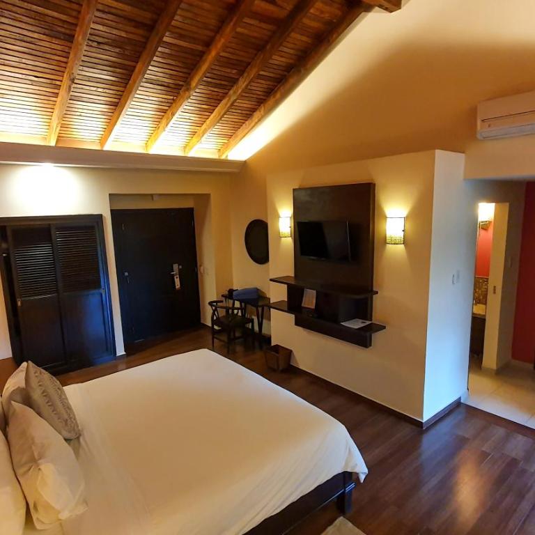 Alta Gracia Parque Hotel - Queen Room with Balcony - 7