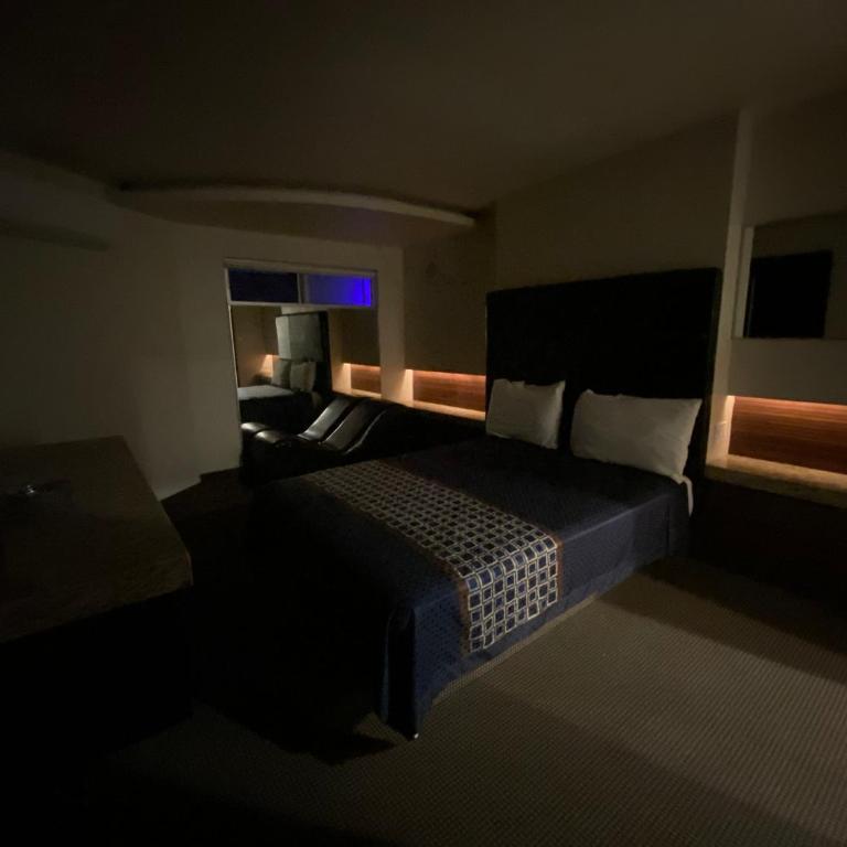 Motel Encuentro - Deluxe Queen Room - 1