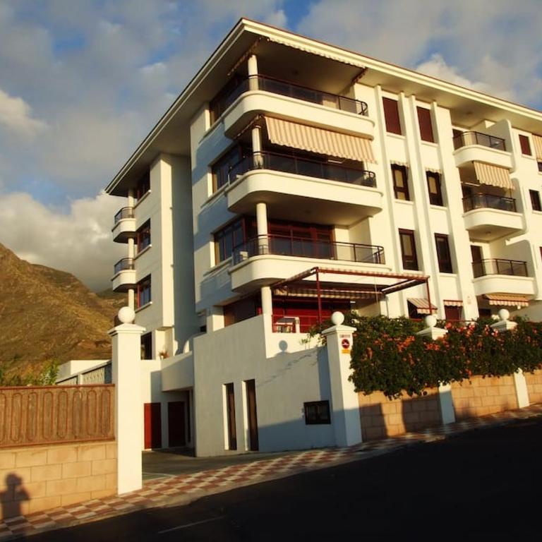 Apartment in Bajamar near coast - Three-Bedroom Apartment - 34