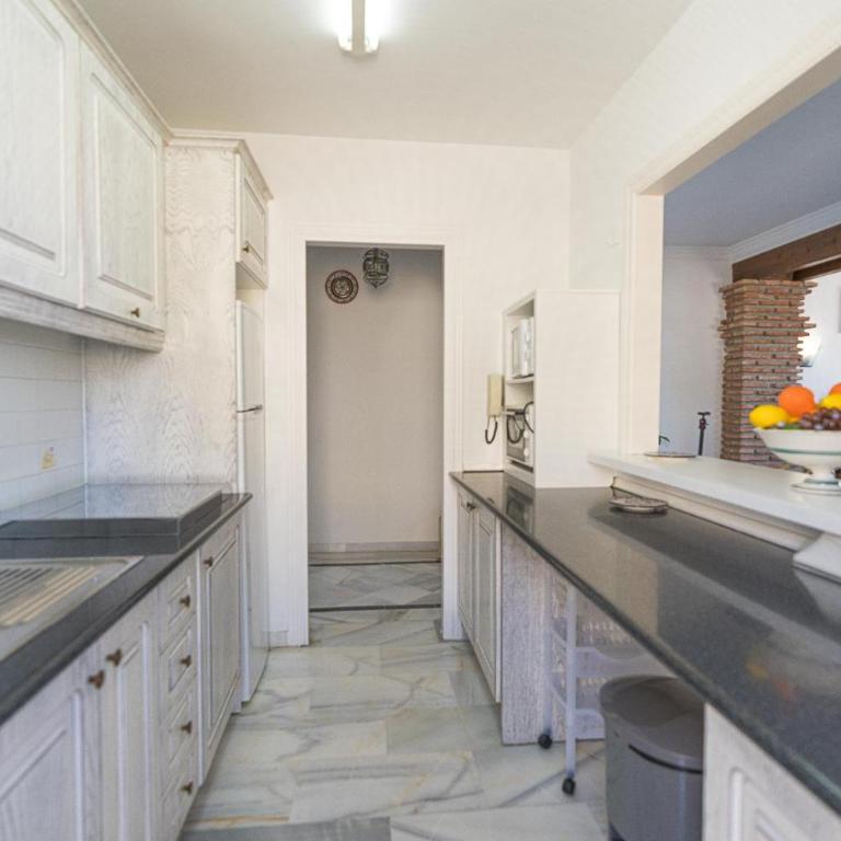 Real View Beach Front - Three-Bedroom Apartment - 15