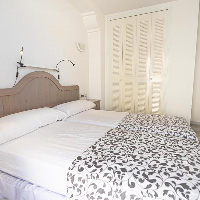 Real View Beach Front - Three-Bedroom Apartment - 19