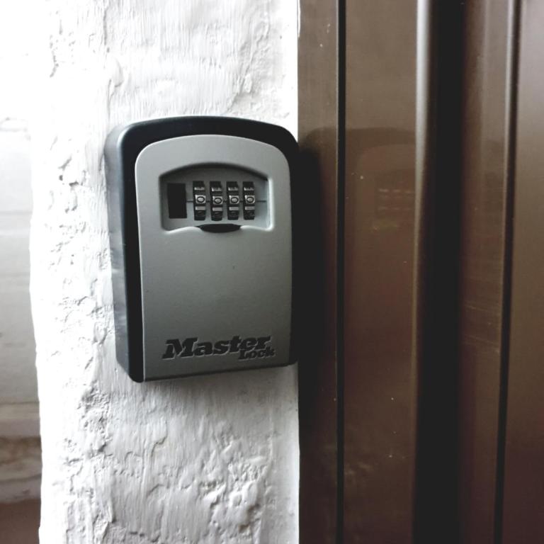 Charmant studio avec coin nuit - vieille ville CLIMATISE - Appartement 1 Chambre - 30