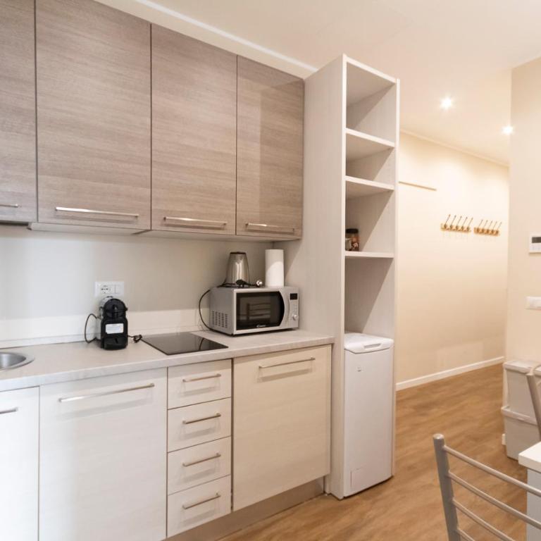 Via Torino Apartment 2 - Appartamento con 2 Camere da Letto - 2
