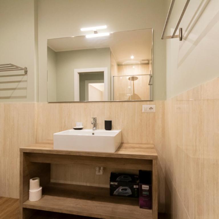 Via Torino Apartment 2 - Appartamento con 2 Camere da Letto - 26