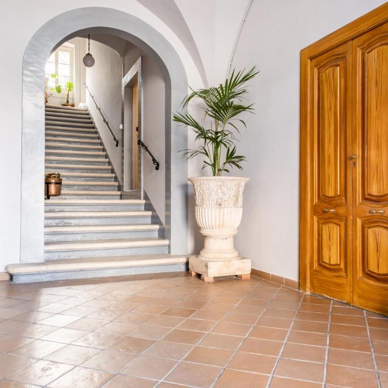 GuestHost - Palazzo Rapanà - Luxury Apt with hydromassage pool - Appartamento con 2 Camere da Letto - 24