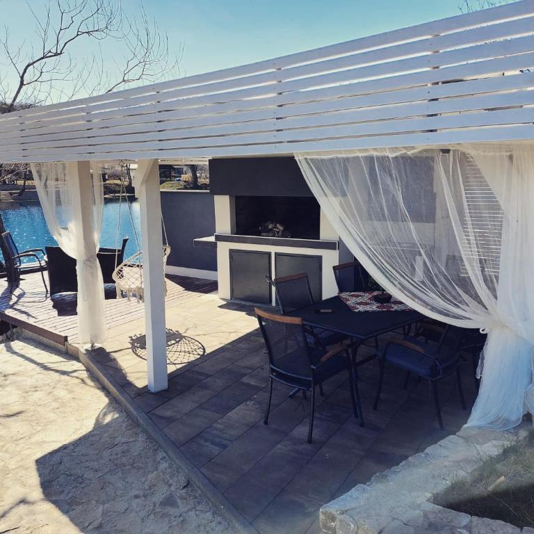 River Luxury House - Three-Bedroom Villa - 33