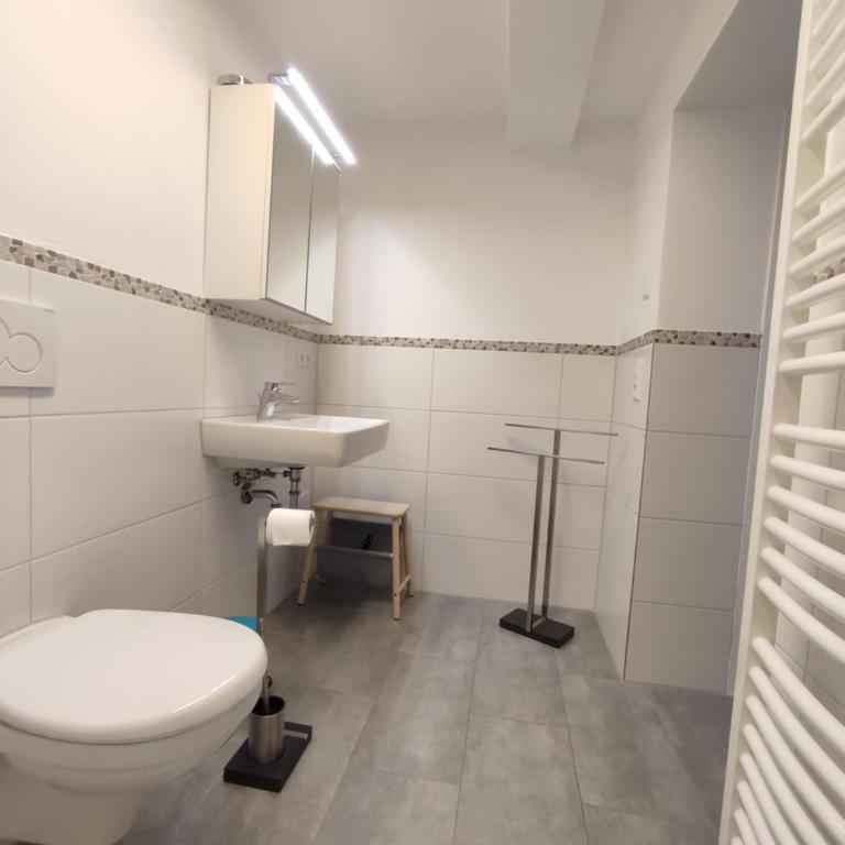 Ferienwohnung Trifts l Wallbox l Parkplatz l AusZeit Card - Standard Studio - 18