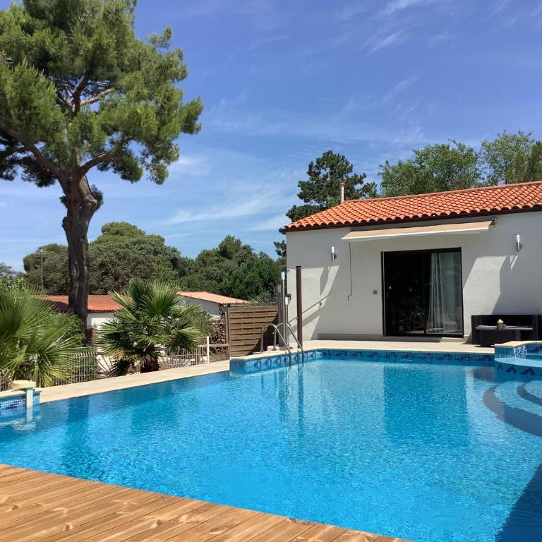 Rêv'de Thau - Double Room with Pool View - 9