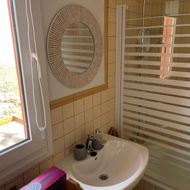 VILLA MARIE Agradable y tranquila MAISON con piscina - Villa - 17