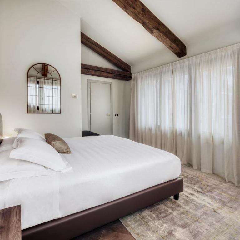 Porta Altinia Suites - Camera Deluxe - 2