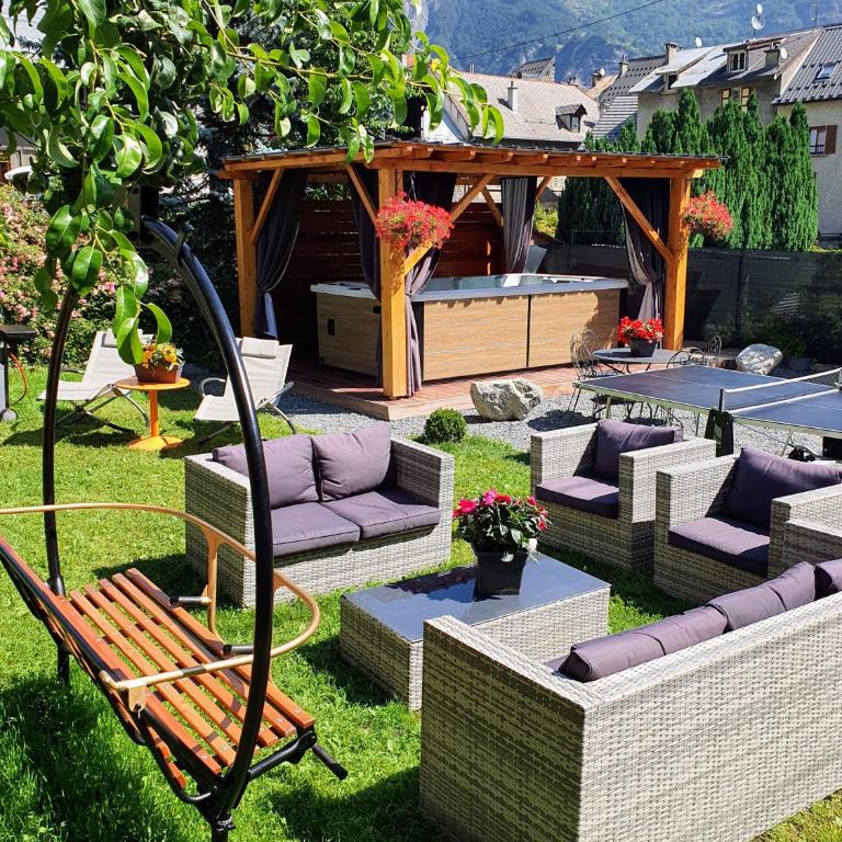 Le Cosy Lodge Départs Vélo Ski Alpe d'Huez 2 Alpes La Grave Détente Jacuzzi Piscine Sauna Bar Billard - Chalet - 33