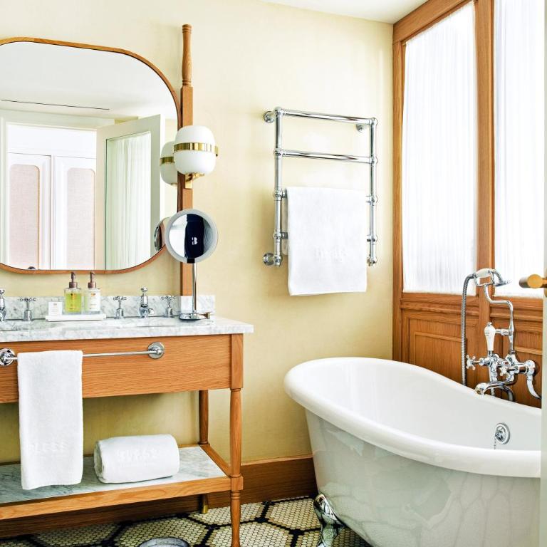 BLESS Hotel Madrid - The Leading Hotels of the World - Habitación Premium Vista Velázquez - 6
