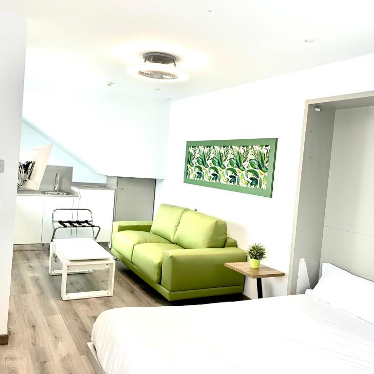 IVY HOUSE - Estudio - 1