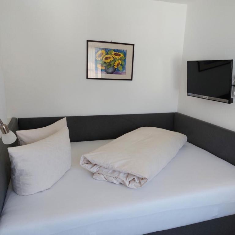 Haus Kreidl - Double Room (1 Adult + 1 Child) - 5