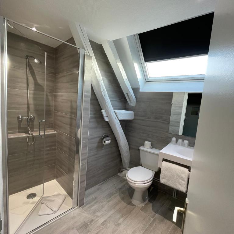 Contact Hotel Hôtel De Troyes - Chambre Triple Confort - 6