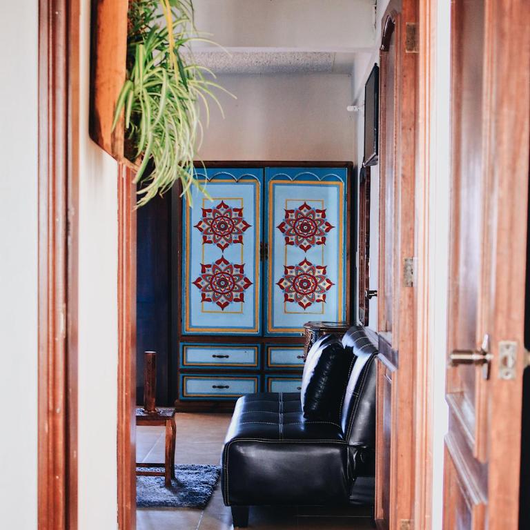 Ganesha Hotel - Deluxe King Room - 2
