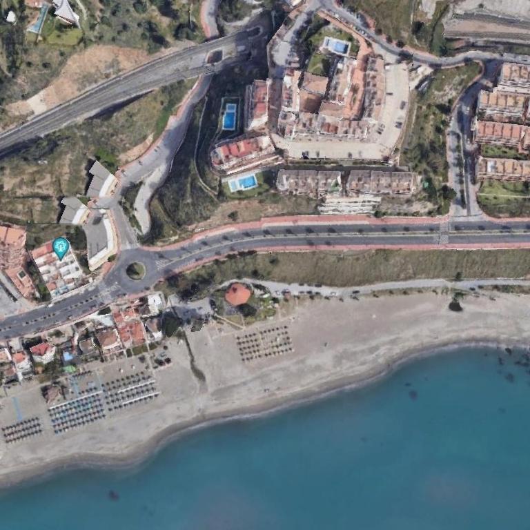Apartamento de 2 dormitorios, gran terraza, vistas al mar junto playa Carvajal - Two-Bedroom Apartment - 51